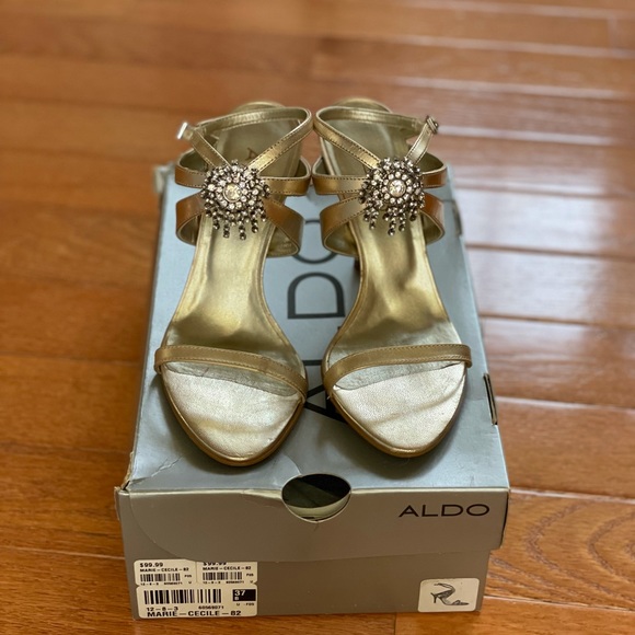 Aldo Gold Rhinestone Jeweled Stiletto - Size 6.5 - Picture 5 of 11